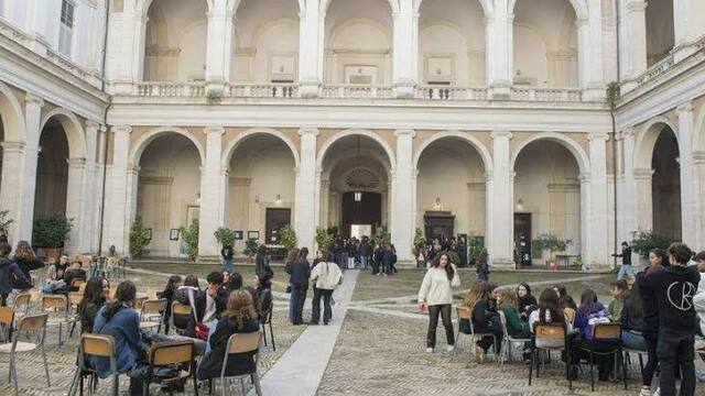 SMP Terbaik di Roma